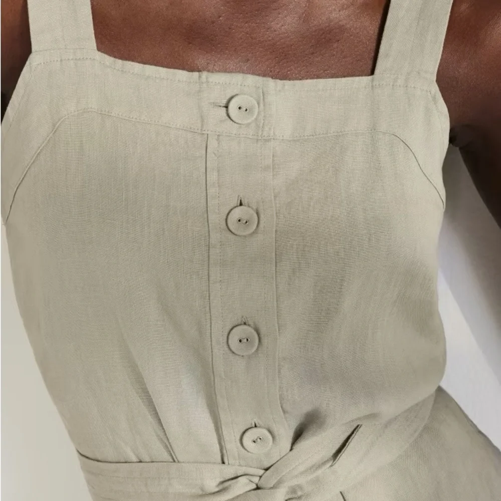 Everlane linen picnic jumpsuit in sea grass, like new size 00